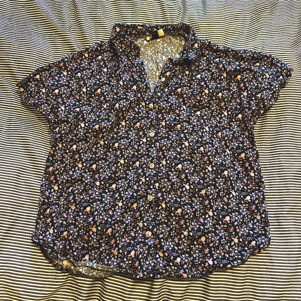 Button up short sleeve floral blouse with collar